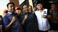 Saat sejumlah tokoh mulai dari Wakil Ketua DPRD DKI Abraham Lulung Lunggana hingga mantan Menko Kemaritiman Rizal Ramli menghadiri acara Indonesia Menggugat, Jakarta Menggugat!!! di Gedung Juang 45, Jalan Menteng Raya, Kamis (15/9/2016). Hasan Al Habshy/detikcom