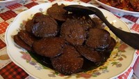 Semur jengkol yang satu ini bisa Anda nikmati di banyak tempat. Tapi salah satu yang bisa Anda coba adalah di beberapa tempat seperti Rm. Hj. Aisyah yang ada di kawasan Ampera, Jakarta Selatan dan juga RM. Khas Betawi H. Syamsudin Kombo di Bekasi. Foto: Istimewa
