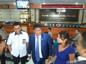 Hotman Paris: Kelas Menengah RI Pasti Punya Tabungan di Luar Negeri