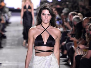 Kendall Jenner Beli Sofa Baru Seharga Rp 680 Juta