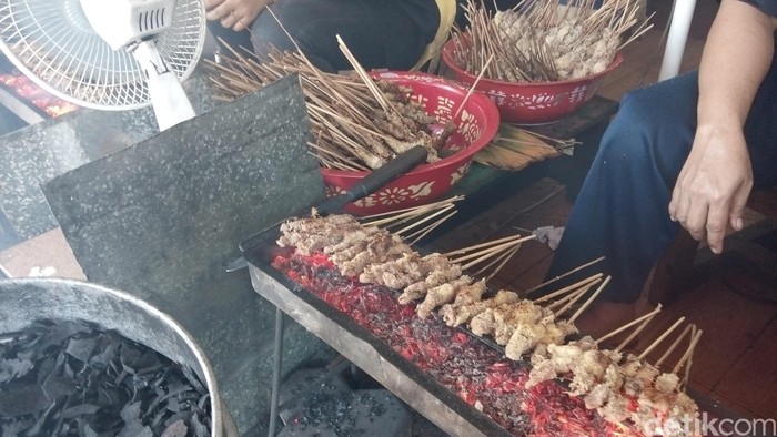 Ambulans gratis dari bos Sate Klopo Ondomohen