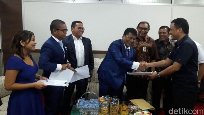 Hotman Paris, Bisnis Kantor Pengacara, dan Pengampunan Pajak