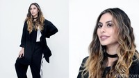 Banyak penggemar yang mengatakan bahwa artis berusia 17 tahun itu memiliki wajah seperti supermodel Sofia Vergara. Pool/Ismail/detikFoto.