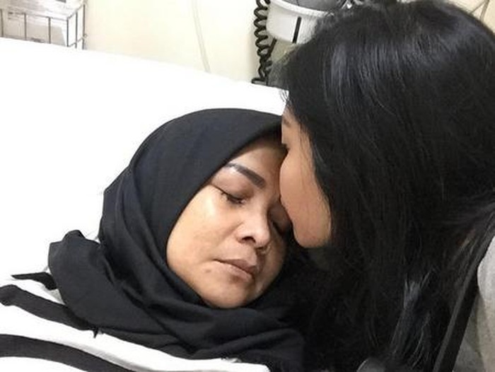 Ibunda Nagita Sakit karena Raffi Kepergok Bareng Ayu Ting Ting Lagi?