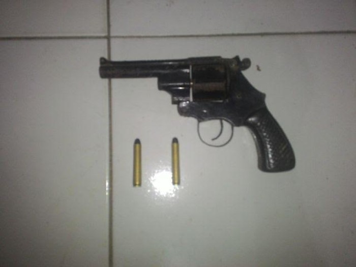 Sopir Truk ini Mabuk Masuk ke Kantor Polisi, Saat Digeledah Ternyata Bawa Pistol