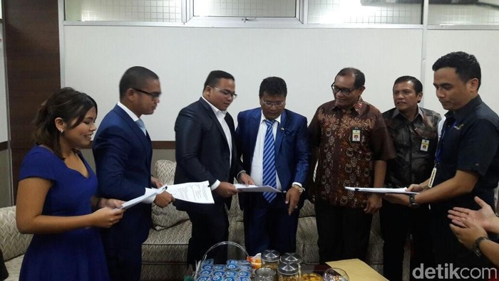 Hotman Paris Akui Selama Ini Simpan Uang di Luar Negeri