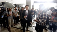 Yusril Ihza Mahendra saat tiba di gedung MK, Jakarta. Menurutnya, UU itu sudah cukup jelas dan tidak perlu ada tafsiran lebih lanjut.