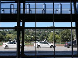 Siapa Mau Naik Mobil Tanpa Sopir Uber?