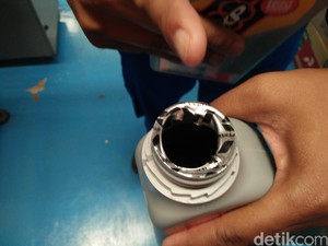 Hati-hati Pelumas Palsu, Ini Trik Mengenalinya