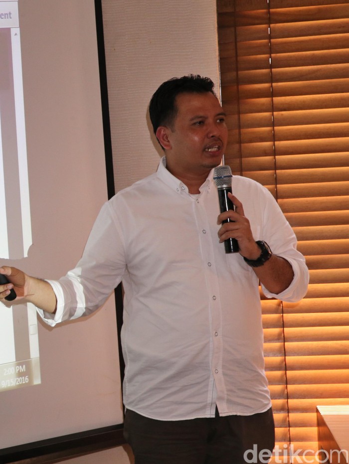 Poltracking: Cawagub Terpopuler Djarot, Sandiaga Paling Disukai