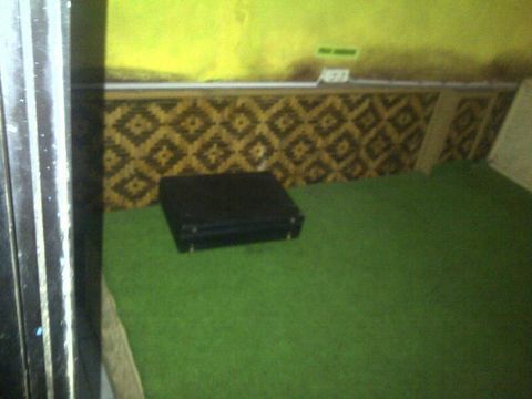 Foto: Benda diduga berisi bom (Tri Ispranoto/detikcom)