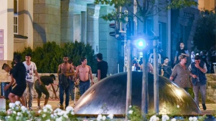 Pencari Suaka Bentrok dengan Warga di Jerman, Polisi Berlakukan Jam Malam