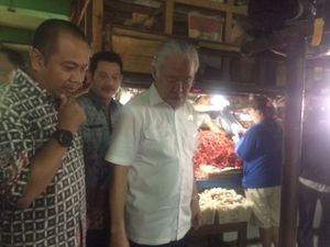 Kunjungan Singkat di Pasar Tridatu, Lampung, Mendag Cek Harga Gula dan Daging