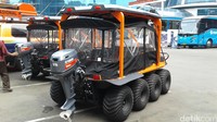 Pada pameran Transportasi dan Infrastruktur Indonesia 2016, yang diadakan di gedung SMESCO Convention Center Indonesia, Basarnas menghadirkan sebuah kendaraan multifungsi yang dapat beroperasi di segala medan.