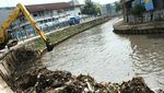 Sungai di Cikini Dikeruk