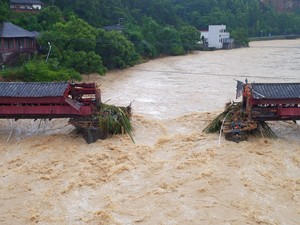 Terdahsyat di Dunia, Topan Meranti Tewaskan 10 Orang di China