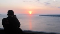 Tidak ada tiket masuk ke Bukit Kolema. Beberapa penjaja makanan pun ada di sana. Yang pasti, harus tetap menjaga kebersihannya ya! (Afif/detikTravel)
