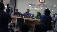 Kewajiban cuti bagi petahana, Sumarno menjelaskan, agar calon incumbent atau petahan menghindari penggunaa fasilitas negara. Jika syarat tersebut tidak dipenuhi, maka pencalonan akan dibatalakan.