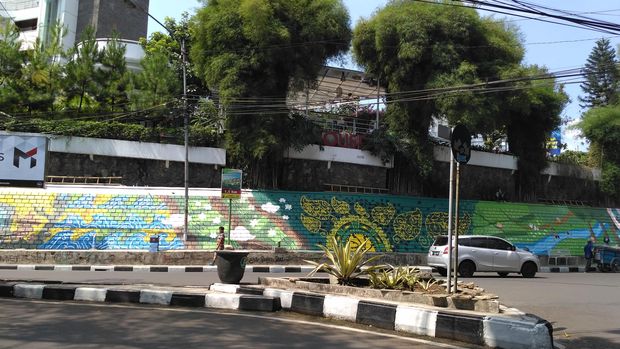 Selesai Dilukis, Tembok Babakan Siliwangi Bandung Kini 