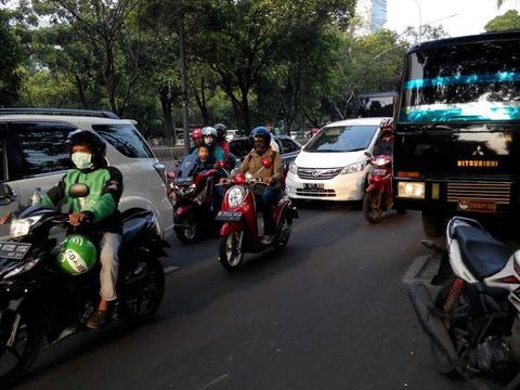 Foto: Lalu lintas sektiar lokasi sempat macet (Rizky/pasangmata.com)