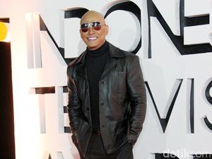 4 Tahun Perdalam Islam, Deddy Corbuzier akan Ucap Syahadat Hari Ini