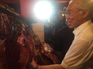 Pedagang Daging ke Mendag: Turunkan Harga Pak, Supaya Kita Jual Murah