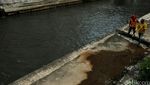 Sungai di Cikini Dikeruk