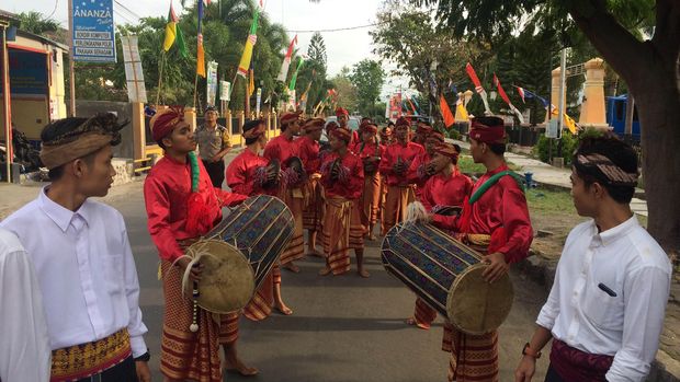 Para pemain Gendang Beleq (Masaul/detikTravel)