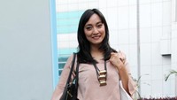 Kriteria pria yang diingkannya yakni bisa bikin nyaman, bertanggung jawab dan bisa jadi imam yang baik. Pool/Ismail/detikFoto.