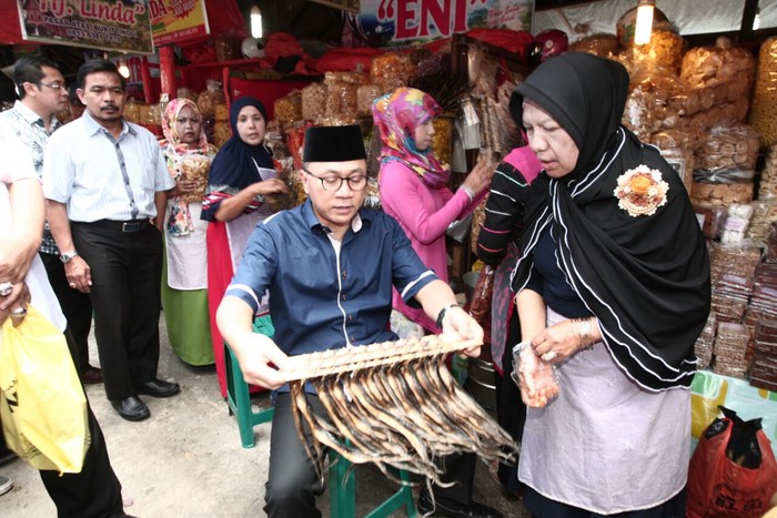 Ketua MPR Roadshow ke Sumbar: Hadiri Pembangunan Masjid hingga Goreng Keripik