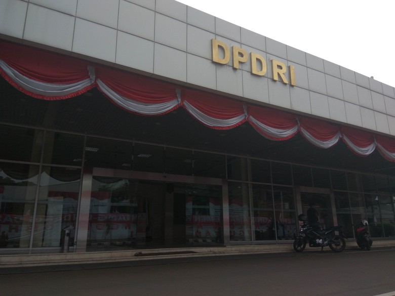 54 Bakal Calon Senator Lolos Verifikasi KPU Jabar 54 Bakal Calon Senator Lolos Verifikasi KPU Jabar