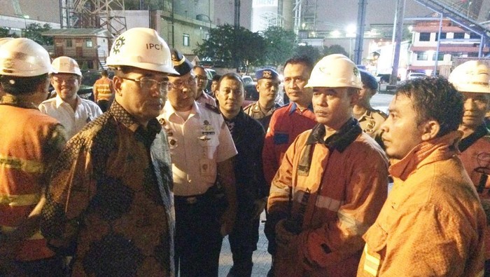 Menhub Tinjau Kapal Terbakar di Tanjung Priok