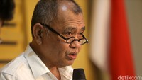 Ketua KPK Agus Rahardjo menggelar jumpa pers terkait operasi tangkap tangan (OTT) terhadap Ketua DPD Irman Gusman di gedung KPK, Jakarta, Sabtu (17/9/2016).