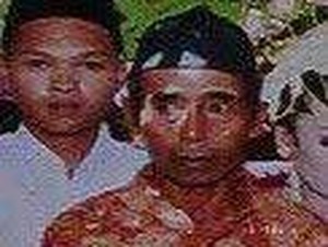 Tentang Bu Indi, Sosok Misterius yang Dipercaya Berangkatkan Kasrin ke Tanah Suci