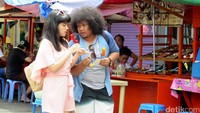 Babe dan Rachel saat beradegan untuk film Trinity, The Nekad Traveler di Manila, Filipina pada Minggu (18/09/2016) waktu setempat.