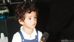 Family Time! Fachri Albar dan Renata Kusmanto Kompak Jaga Anak