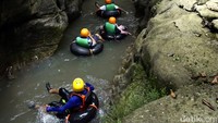 Alasan pemberian nama Karst Tubing karena aliran sungai mengalir dan membelah bebatuan kapur yang sangat menarik. 