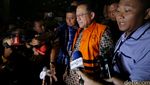 Irman Gusman Pakai Rompi Tahanan