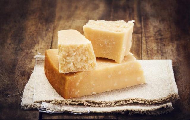 Bagaimana Cara Membedakan Keju Parmesan, Parmigiano dan Pecorino?