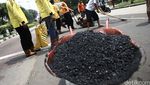 Musim Penghujan, Jalanan Berlubang di Jakarta Ditambal