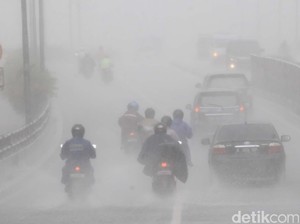 BMKG Prediksi Sebagian Besar Wilayah RI Hujan Lebat 5 Hari ke Depan