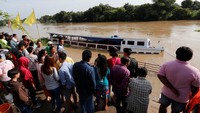 Kecelakaan ini terjadi di saat Thailand sedang gencar mempromosikan pariwisata. Thailand menargetkan 33 juta turis tahun ini, sebuah rekor untuk negara tersebut. REUTERS/Chaiwat Subprasom.