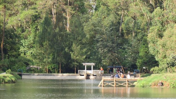 Bukan Swiss Ini Danau Cantik di Bandung yang Kamu Mesti Tahu