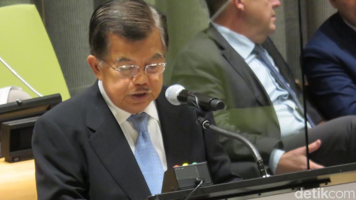 JK Kritik Universitas yang Bersifat Kesukuan