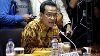 Pakar hukum tata negara Refly Harun dihadirkan untuk memberikan masukan.
