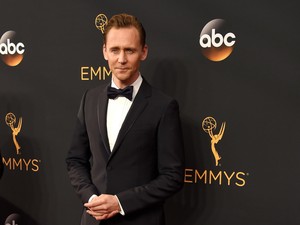 Tom Hiddleston Jawab Rumor Sudah Di-casting Jadi James Bond