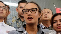 Bintang film Labuan Hati itu diperiksa sebagai saksi atas kepemilikan senjata api yang diakui Gatot sebagai properti saat syuting. Pool/Ismail/detikFoto.