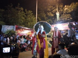 Melihat Ritual Seblang Bakungan yang Magis