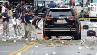 FBI menyelidiki lokasi ledakan. REUTERS/Rashid Umar Abbasi.