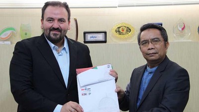 KNRP Serahkan Bantuan untuk Palestina